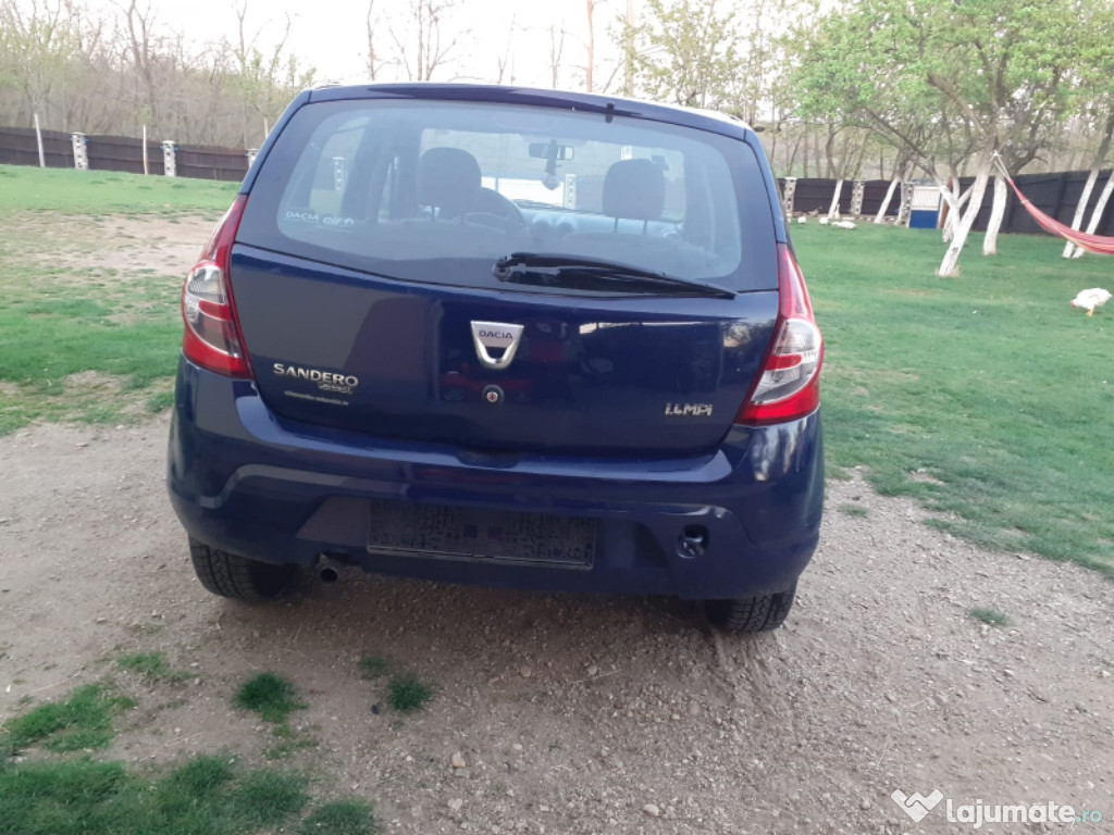 Dezmembrez Dacia Sandero 2010