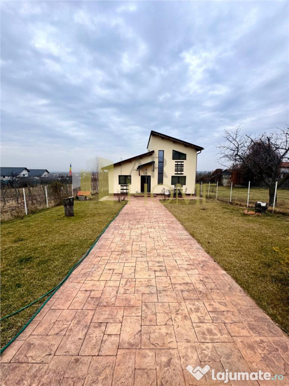 Casa 4 camere plus dependinte, teren 1284 mp, in Paulesti,