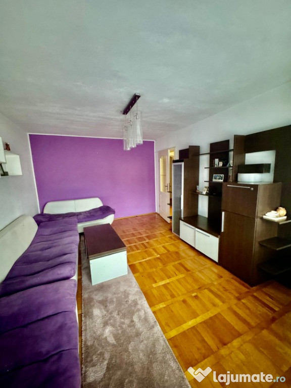 Apartament 4 camere,zona Ion Creanga