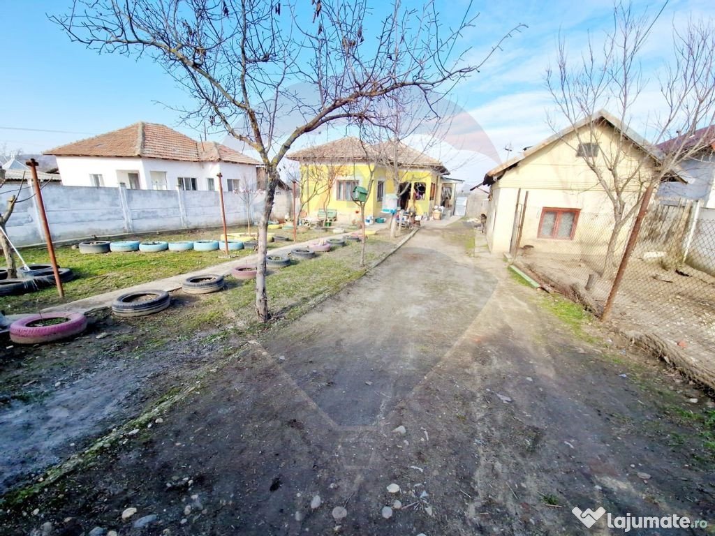Casă de vânzare Scaesti / Teren 5473 mp