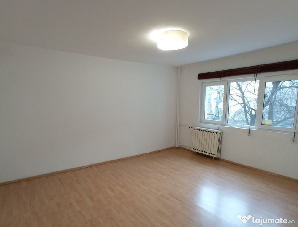 Închiriez apartament 3 camere nemobilat Str Avionului Se...