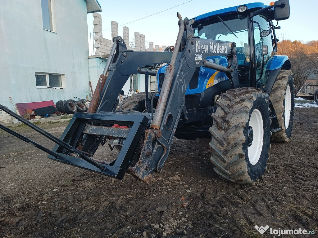 Tractor New Holland cu incarcator frontal