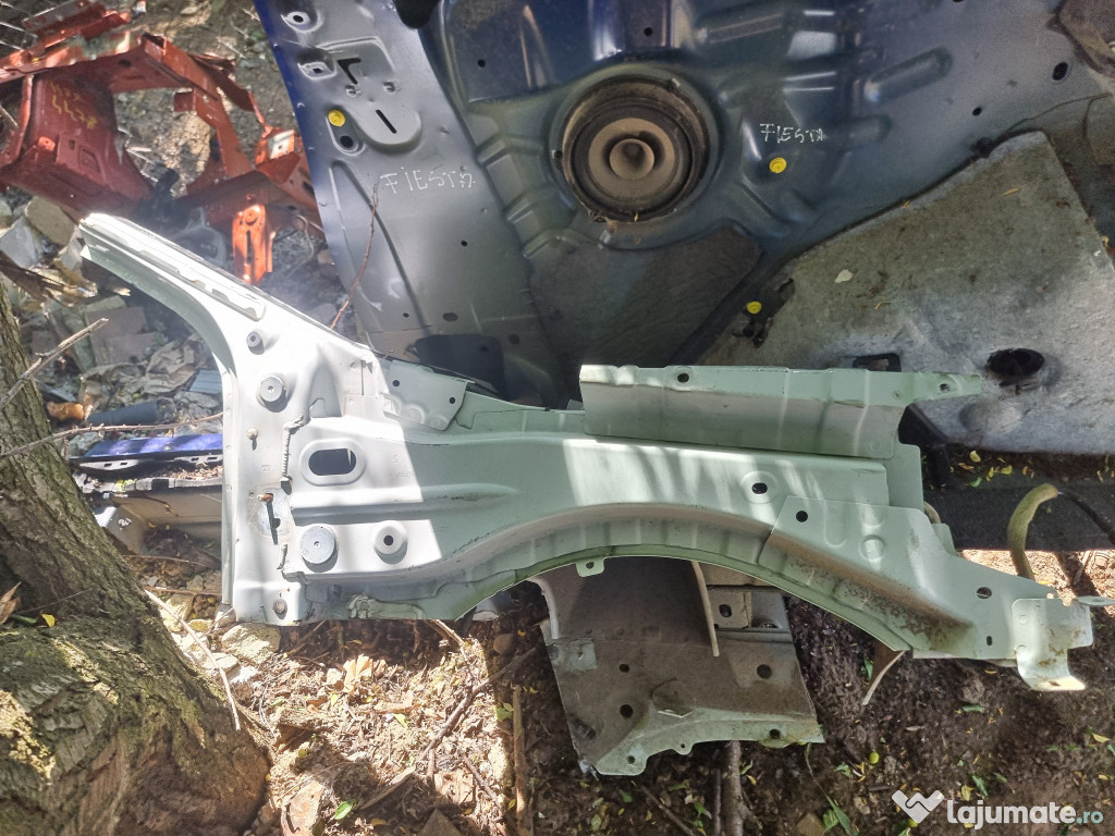 Macara geam dreapta fata Volkswagen Touran 2009