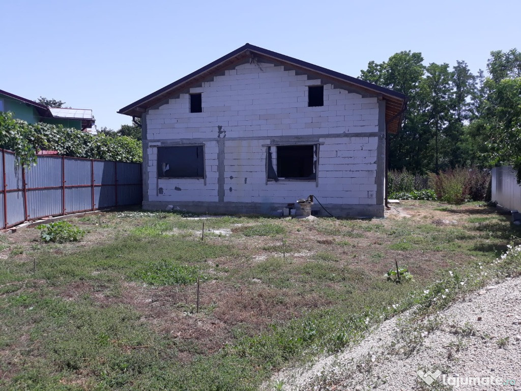 CASA DE VANZARE!