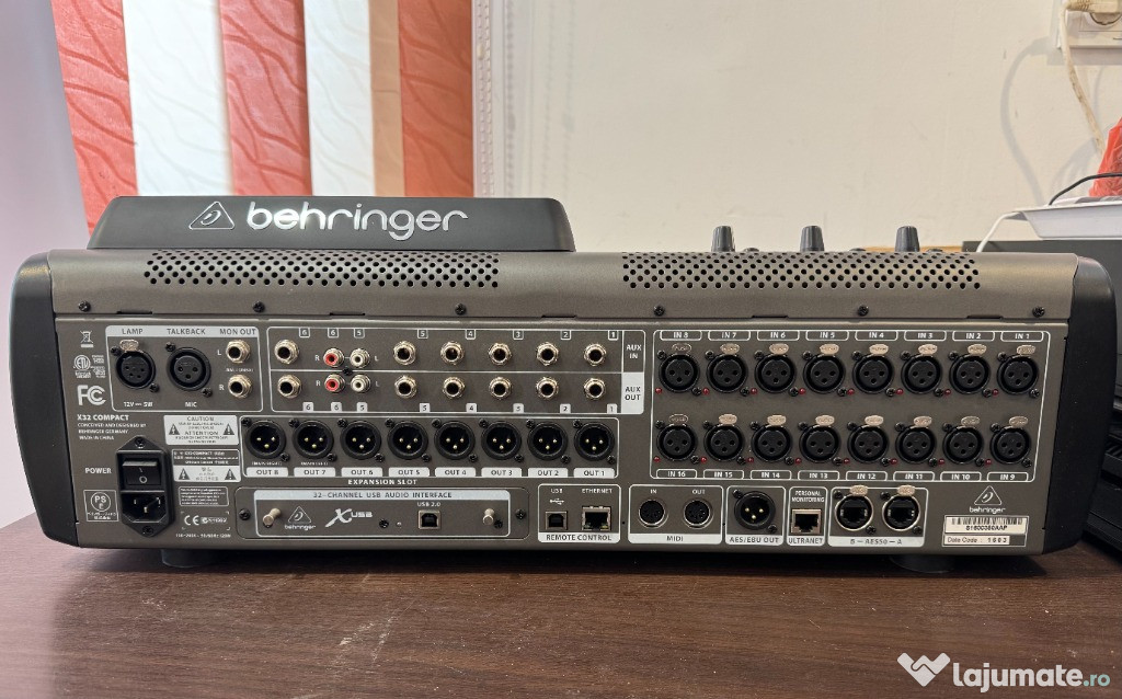 Behringer X32 COMPACT