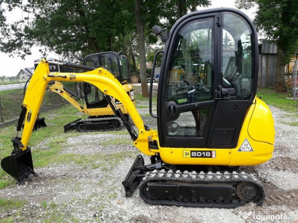 Vând miniexcavator jcb 8018