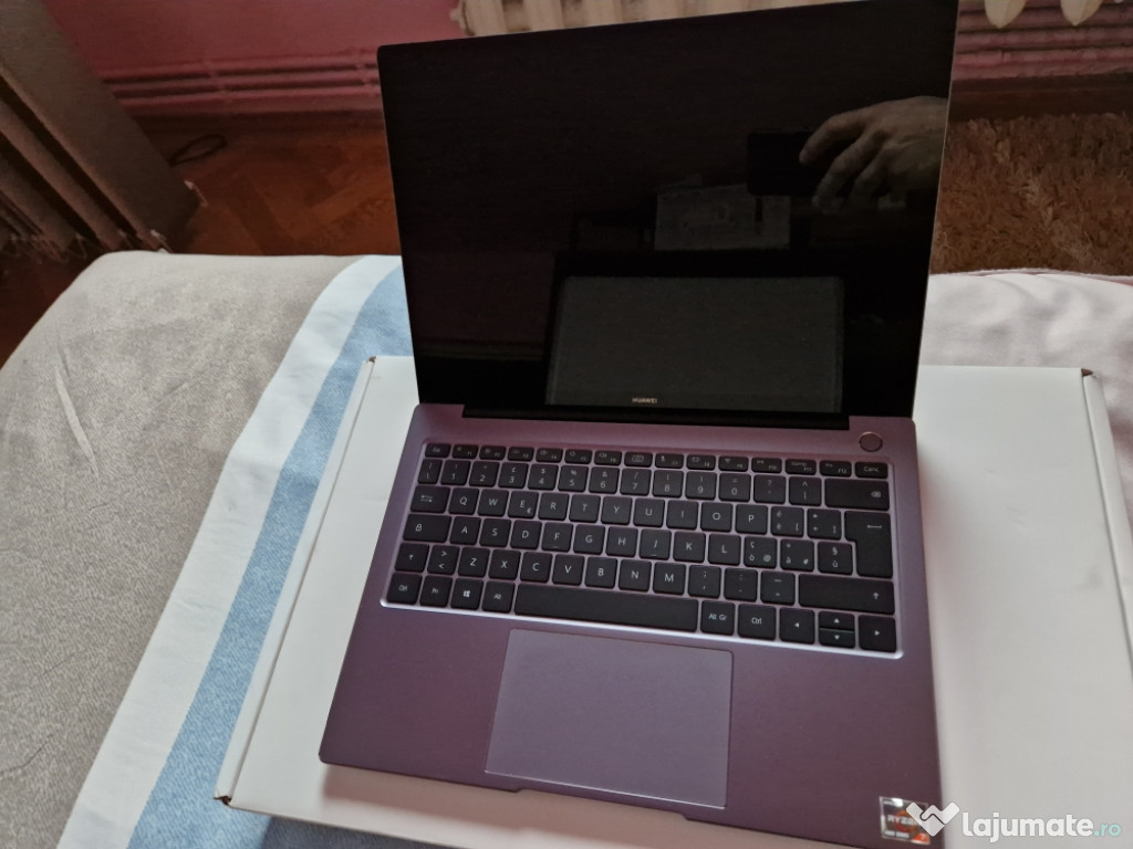 Laptop premium Huawei matebook 14,Ryzen 7,windows 10 preinstalat,nou