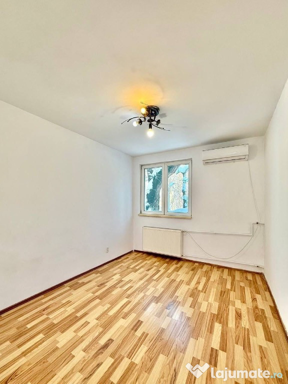 Anunț Apartament 3 Camere Decomandat - Etaj 1-Locație Excelenta