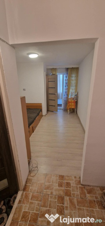 Garsoniera,Dărmănești,balcon,etaj 1,centrală,termopan,29mp,mobilată