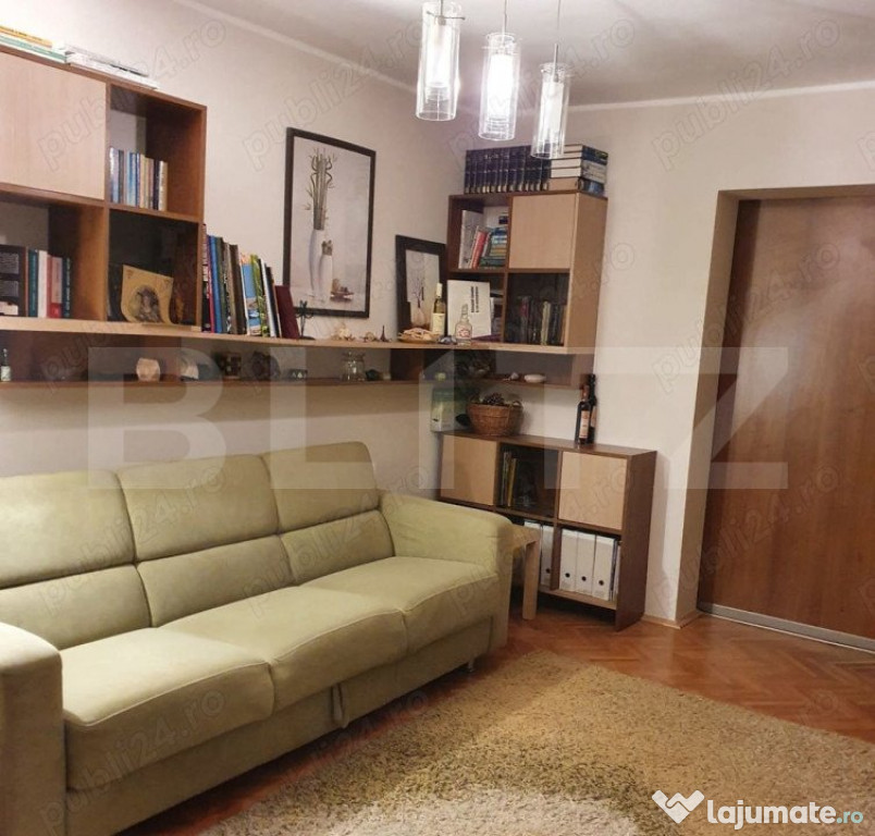 Apartament cu 3 camere, zona Dambu