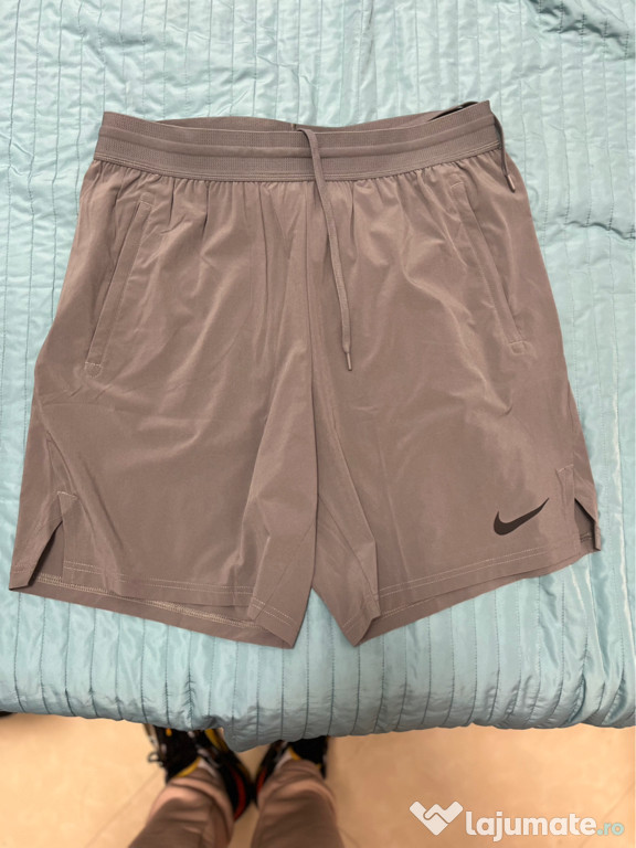 Pantaloni scurți Nike L,M,S