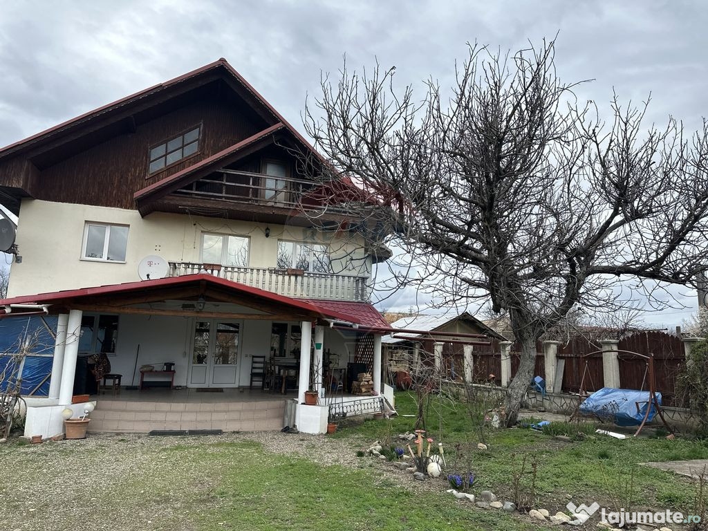 Casă / Vilă cu 5 camere de vânzare