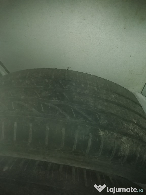 Vand 2 anvelope vara 205/60/16