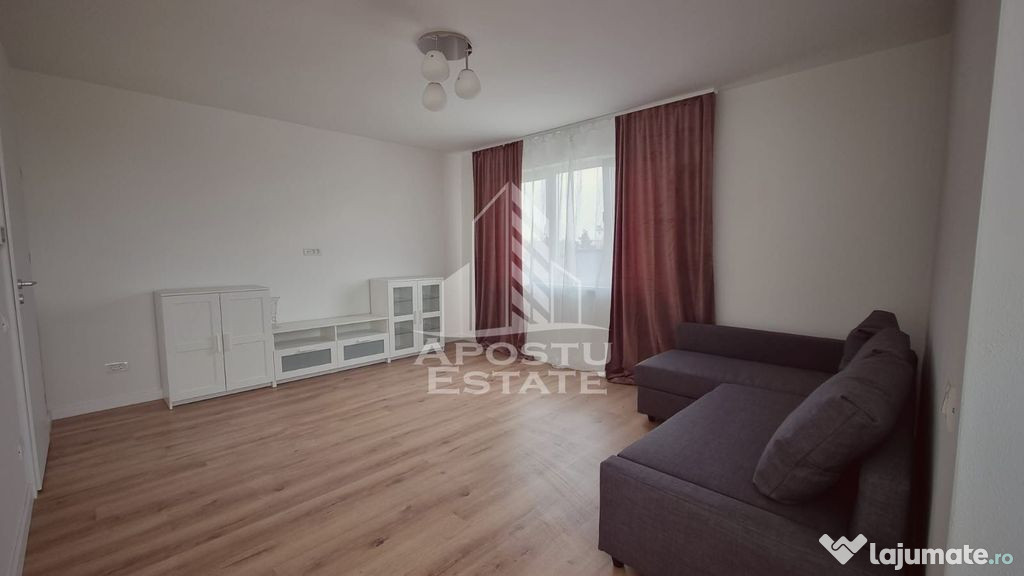 Apartament cu 3 camere, centrala proprie, zona Centrala.