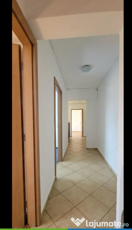 Apartament de 4 camere zona GRIVITEI