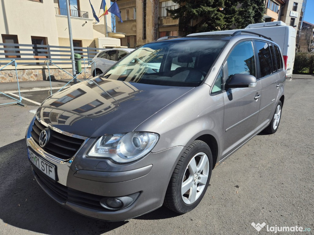 Volkswagen Touran 1.4 TSI – 140 CP, Benzină, An 2009