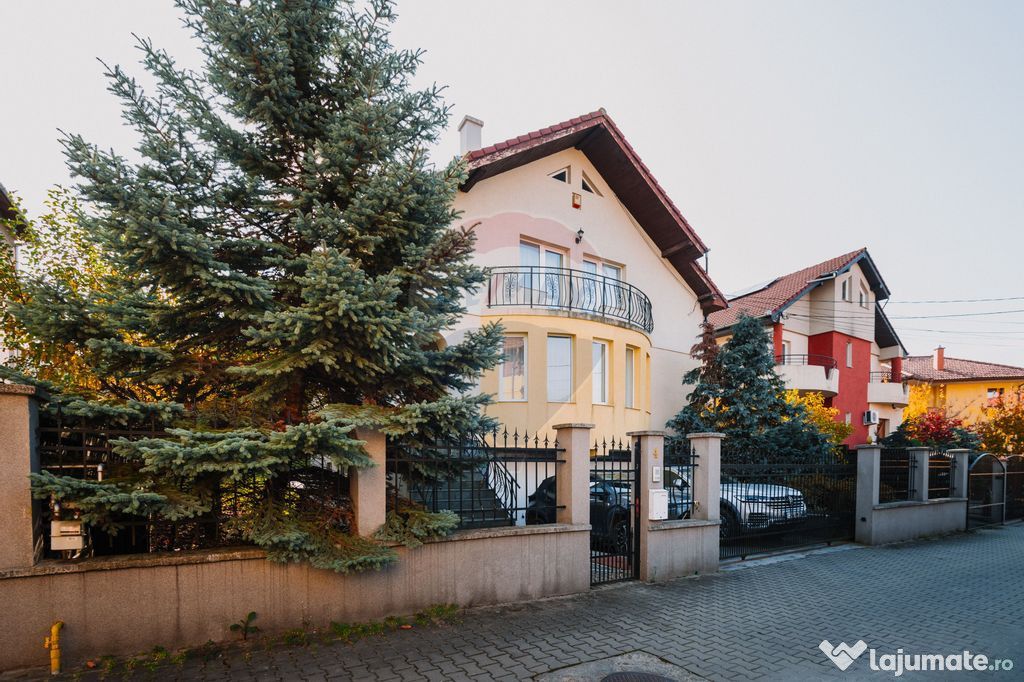 Vanzare casă, într-o locație liniștită în cartierul...