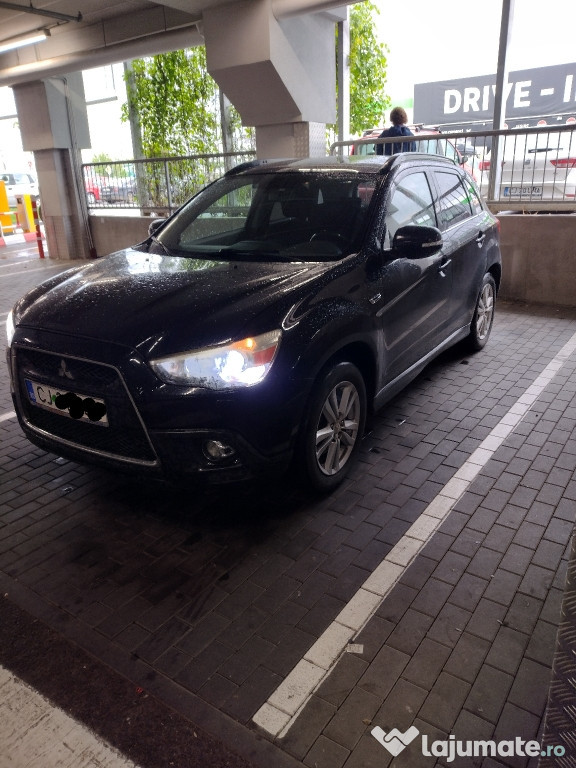 Vând urgent Mitsubishi ASX