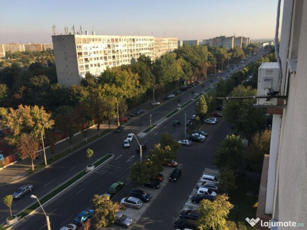 Brancoveanu stradal etaj 10 fara balcon