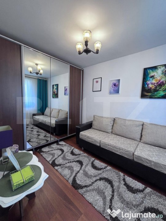 Apartament de vanzare, cu 3 camere, 50 mp, zona Podu Ros