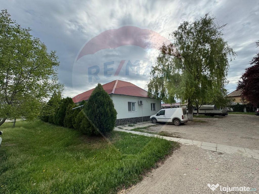 Casă 6 camere in Santana teren intravilan 2880 mp