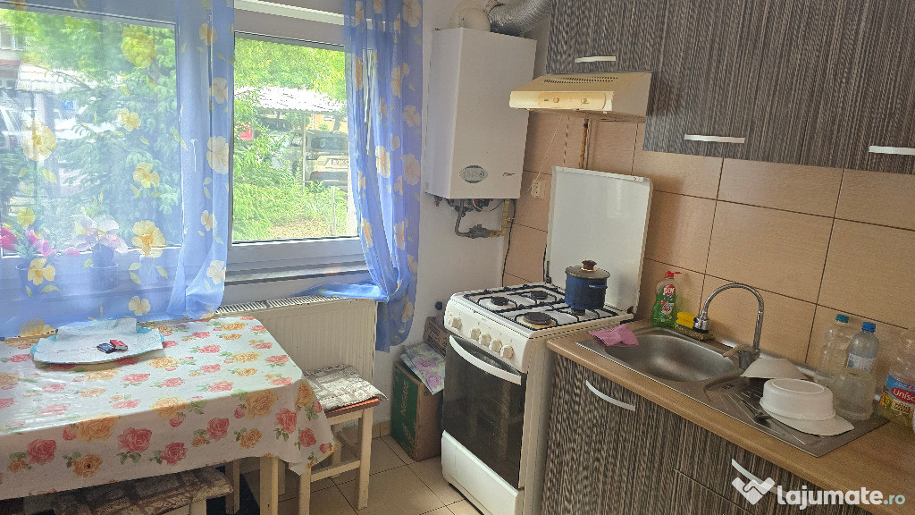 Inchiriez garsoniera in Deva, zona Gojdu (Viitorului), parter,