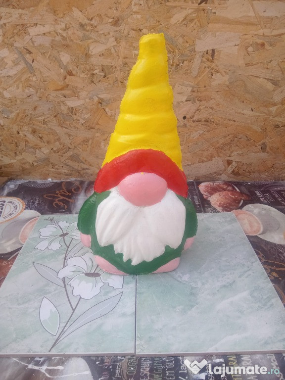 Pitic Gnom cu palarie galbena | Ornamente pentru casa si gradina