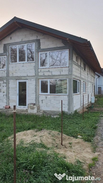 Casa 250 mp în Valea voievozilor