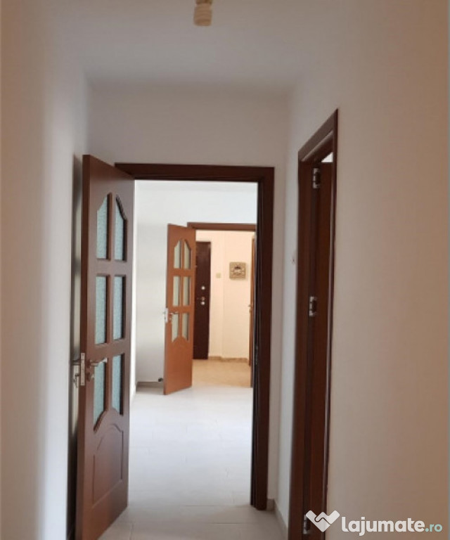 Apartament de 3 camere ( CU CENTRALA )Alexandru Obregia-Bran