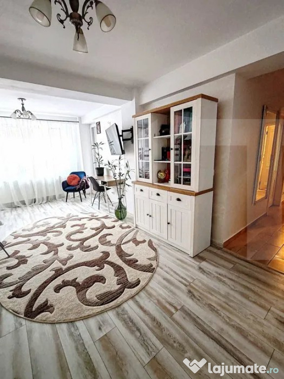 Apartament de doua camere, decomandat, bloc nou