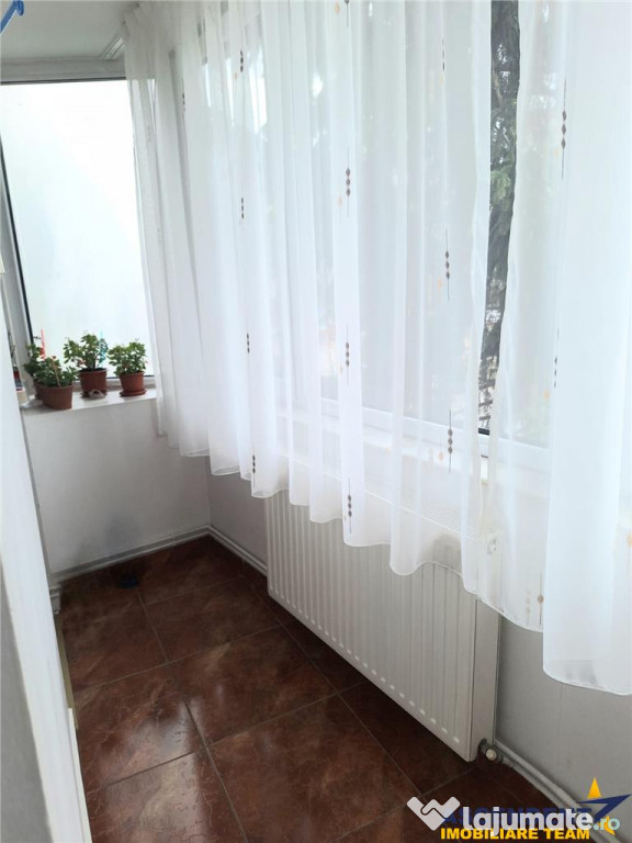 Decomandat, etaj2, Electroprecizia, Sacele, Brasov