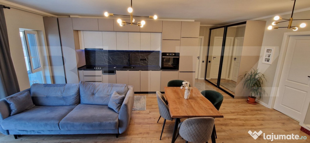 Apartament 3 camere, lux, 2 bai, parcare, zona Teilor