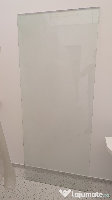 Vând geam securizat pentru baie