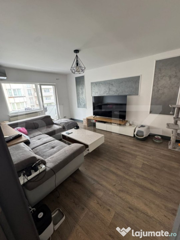 Apartament cu 4 camere, 2 bai, 2 balcoane, 80 mp, zona Intre