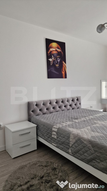 Apartament cu 3 camere, 65mp, 2 balcoane, garaj, zona Centra