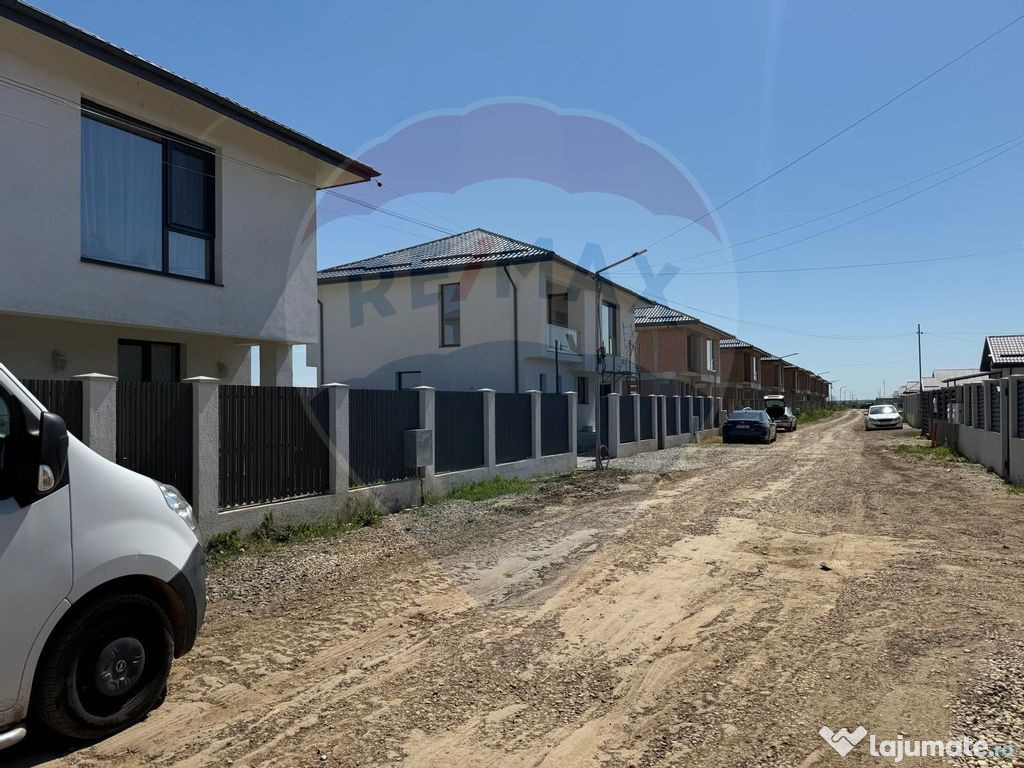 VANZARE Vila cu 4 camere in Pantelimon