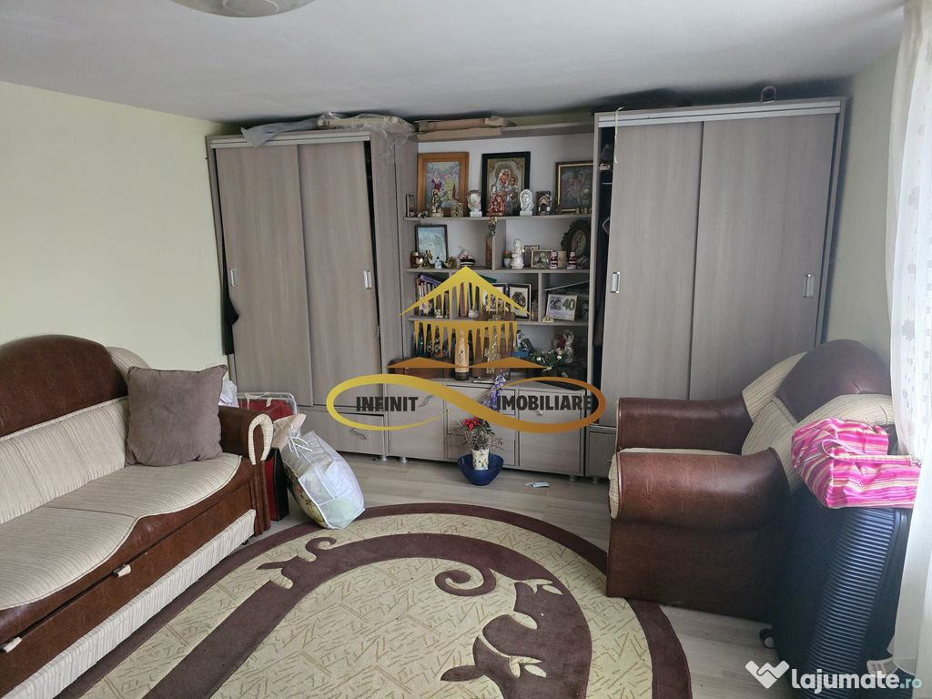 Casa de vanzare cu 5000 mp teren in Parincea cu livada si...