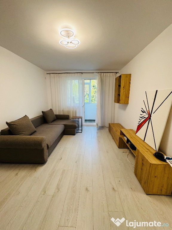 Apartament 2 camere decomandat – renovat complet cu loc de parcare
