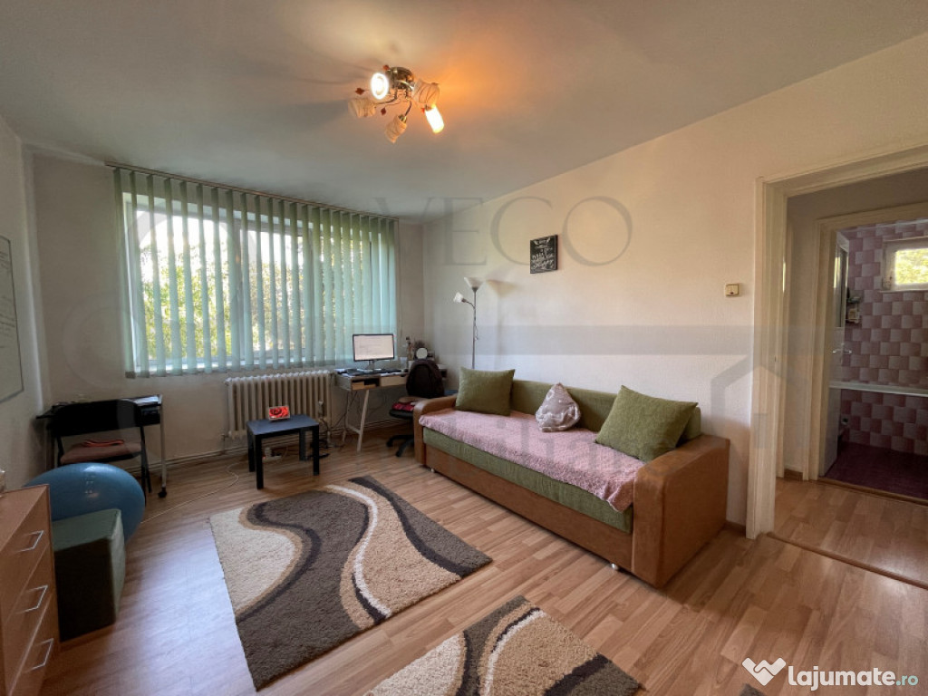 Apartament cu 2 camere semidecomandat, zona Piata Hermes