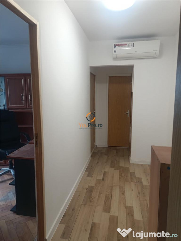 Decomandat Spatios zona Sagului