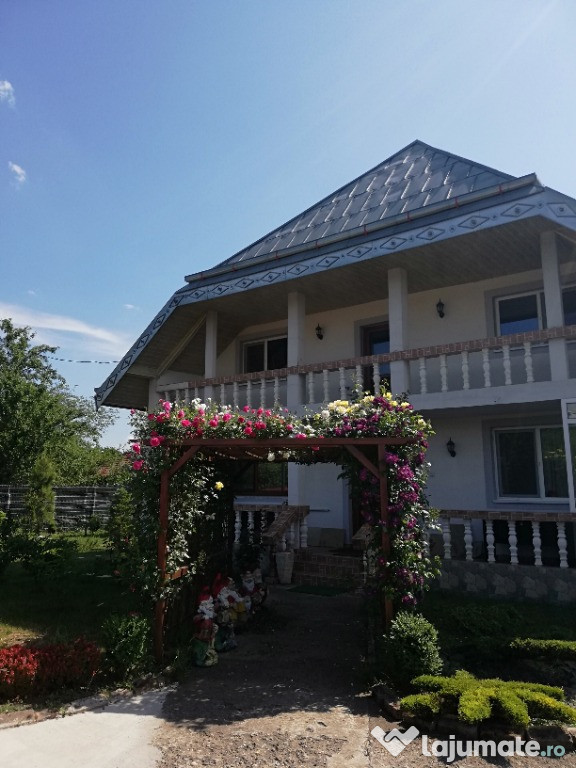 Proprietar, parter la casa cu etaj, Mogosesti - Iasi, 10 km