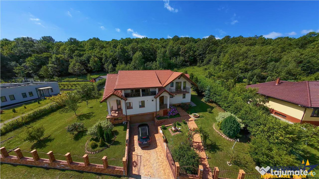 Refined ensemble, elite natural setting, 5 km from Corvin Ca