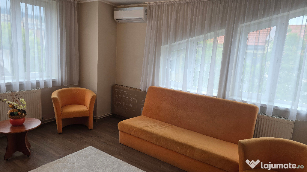Inchiriez apartament 2 camere decomandat Deva, Gojdu, etaj 2, PARCARE