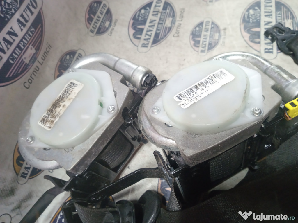 Set Centuri fata cu capsa Opel Insignia A 2010