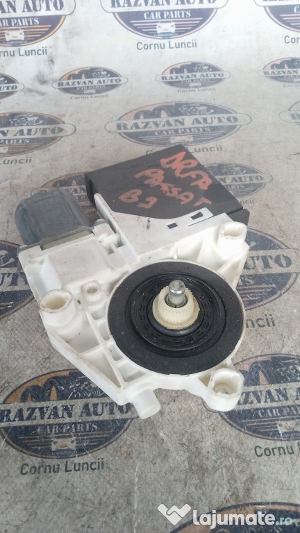 Motoras macara dreapta fata Volkswagen Passat B7