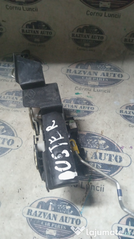 Broasca stanga fata Dacia Duster 2013