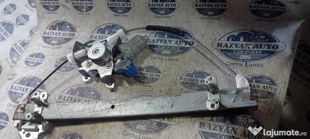 Macara geam dreapta fata Nissan Juke 2011