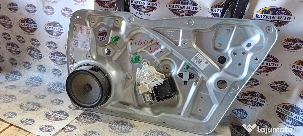 Macara geam dreapta fata Volkswagen Tiguan 2013