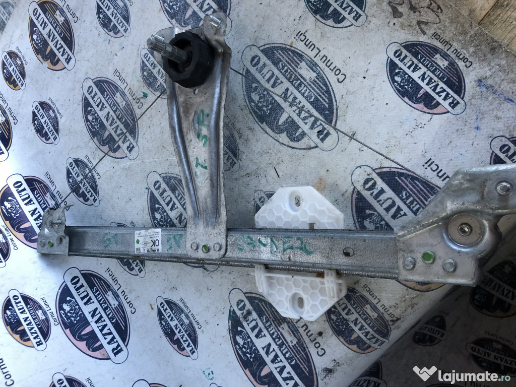 Macara geam stanga spate Dacia Sandero 2013