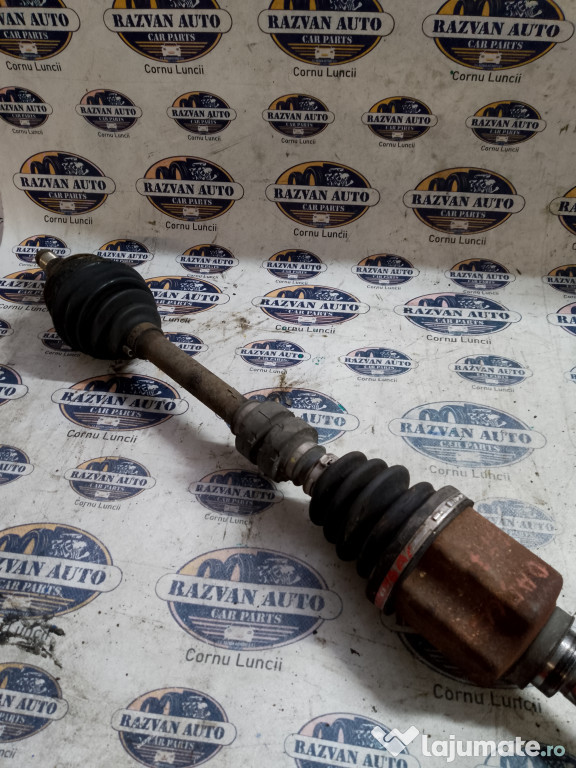 Planetara stanga fata Nissan Qashqai 1.2 Benzina 2011